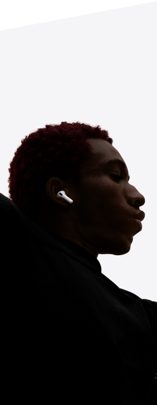 AirPods Pro 3 in den Ohren einer tanzenden Person