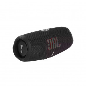 JBL Charge 5 crni zvucnik otporan na